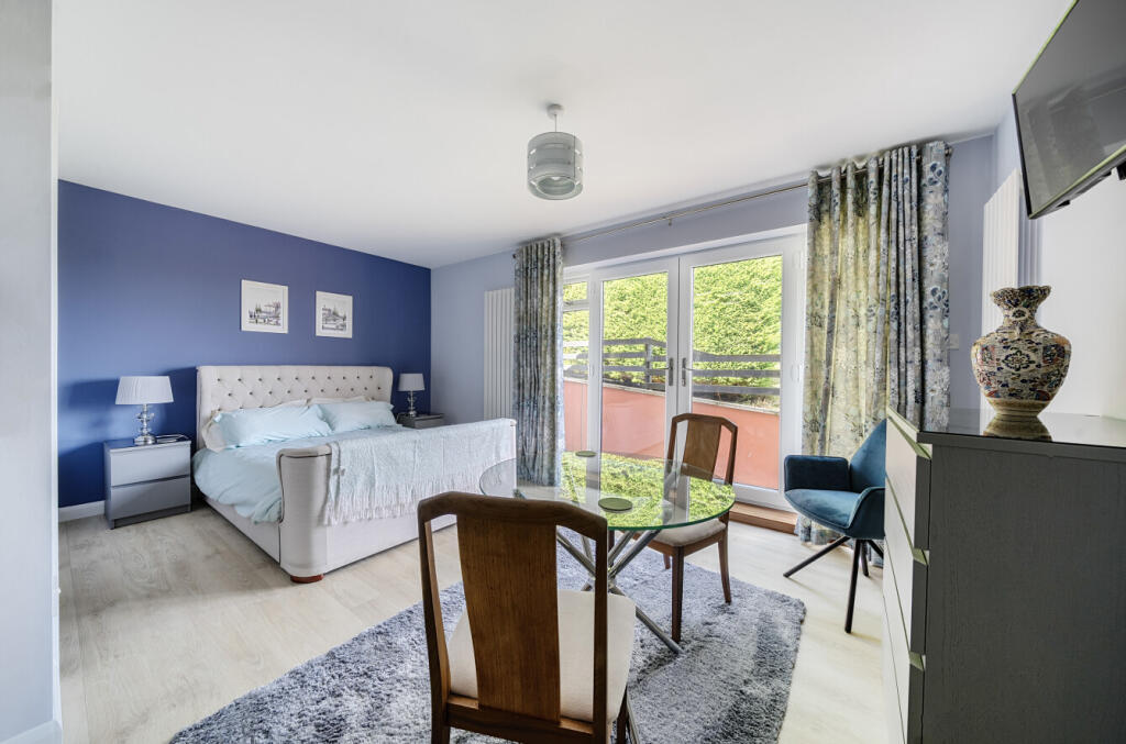 1315591-9-685db32...