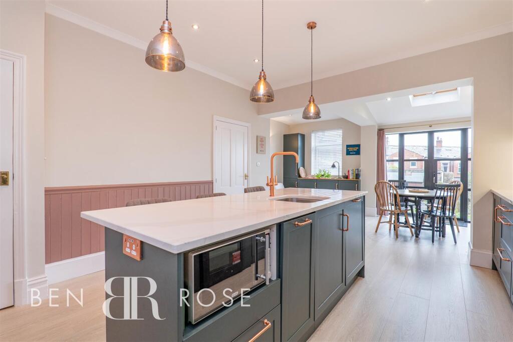 Kitchen/Breakfast Room