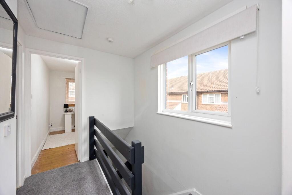 Edgehill Way, 25-007.JPG