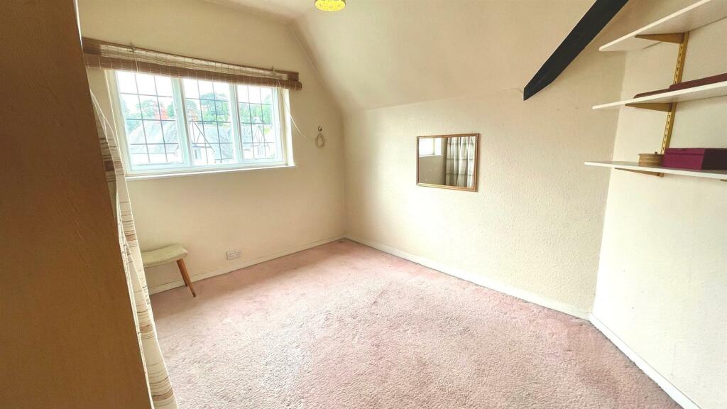 BEDROOM 2