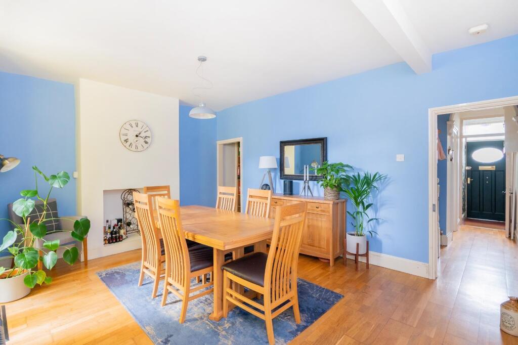 5GS5TN - Dining Room B.jpg