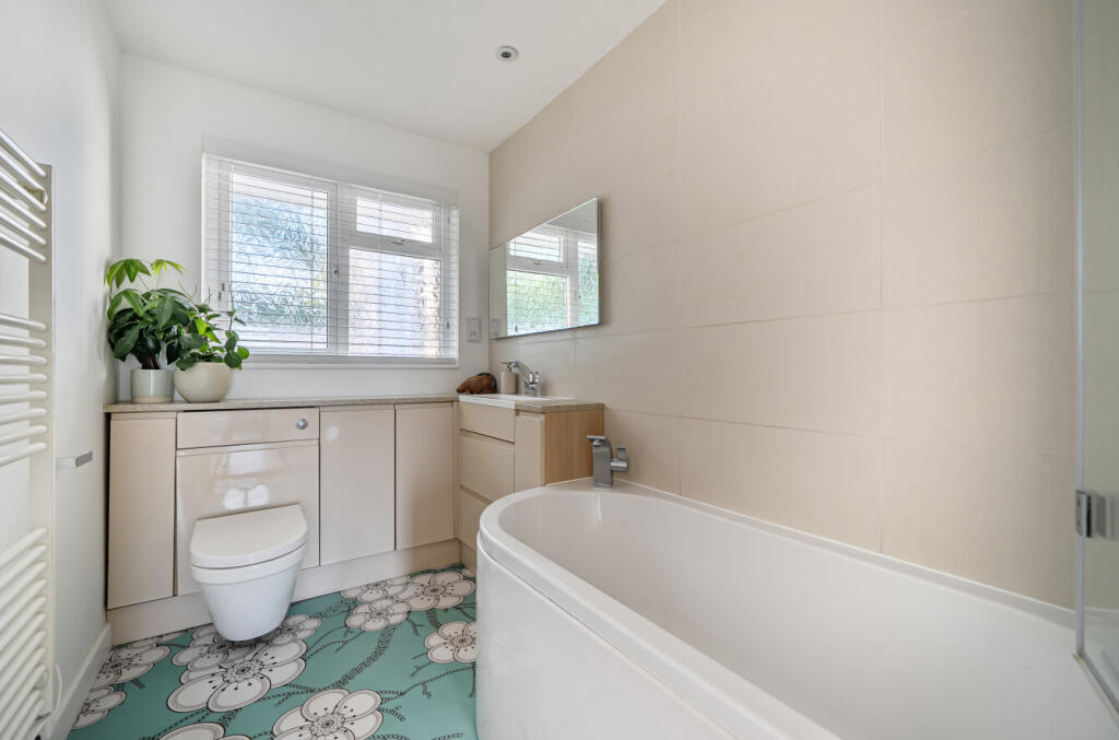 1364459-6-68e7824...