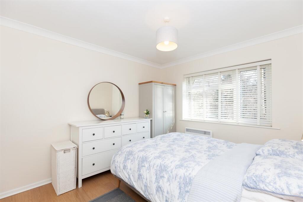 Masster Bedroom 1.jpg