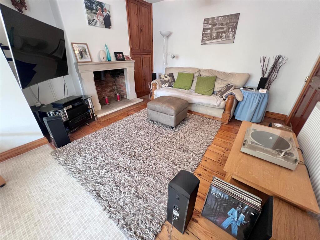 Sitting Dining 2.jpg