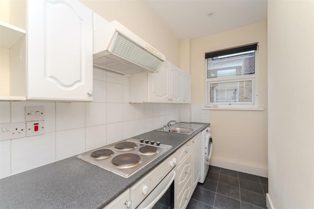 158 Greenford Kitch.jpg