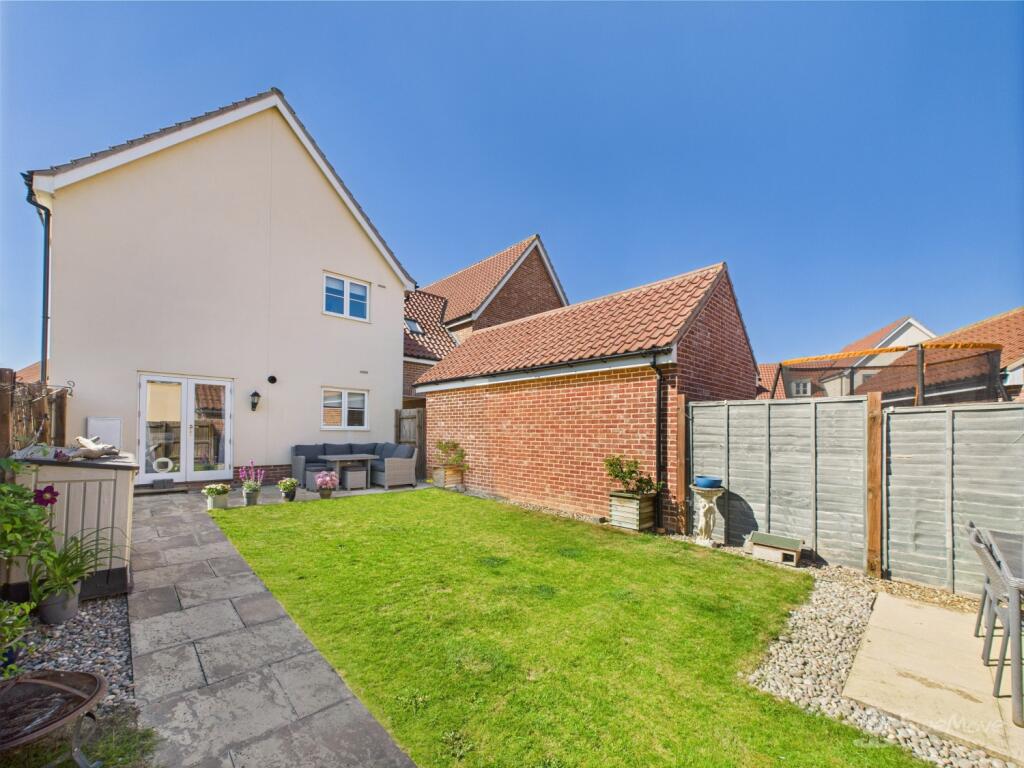 Garden- Mark Stephens EweMove Newmarket and Soham 