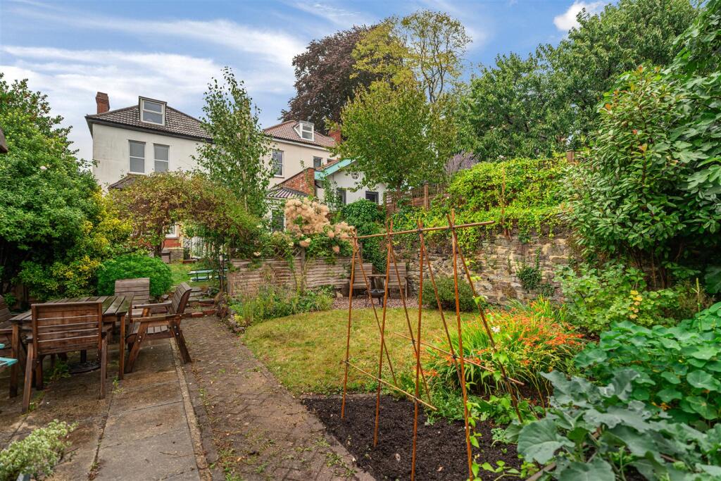 Flat 1, 46 Archfield Road12.JPG