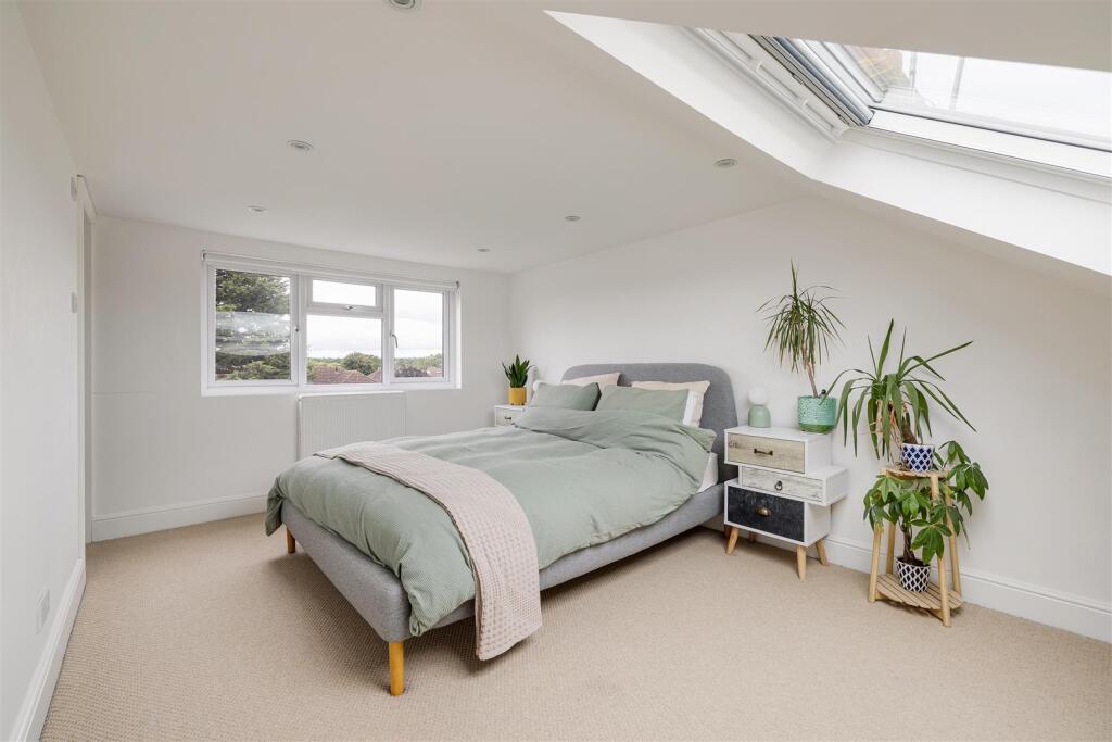 Southern Drive, IG10