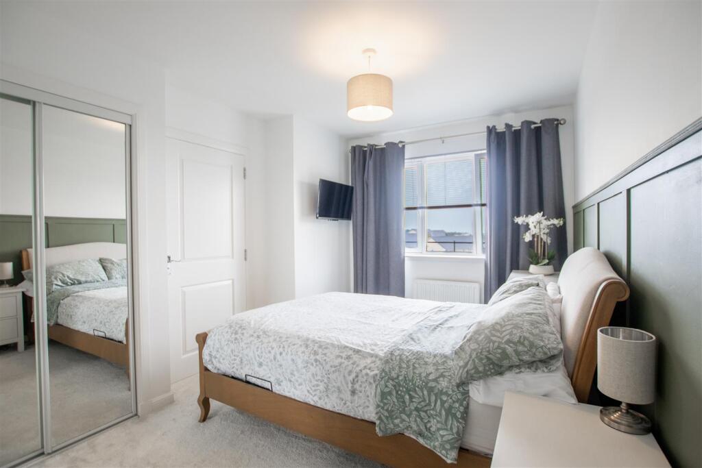 bedroom.1-1.jpg