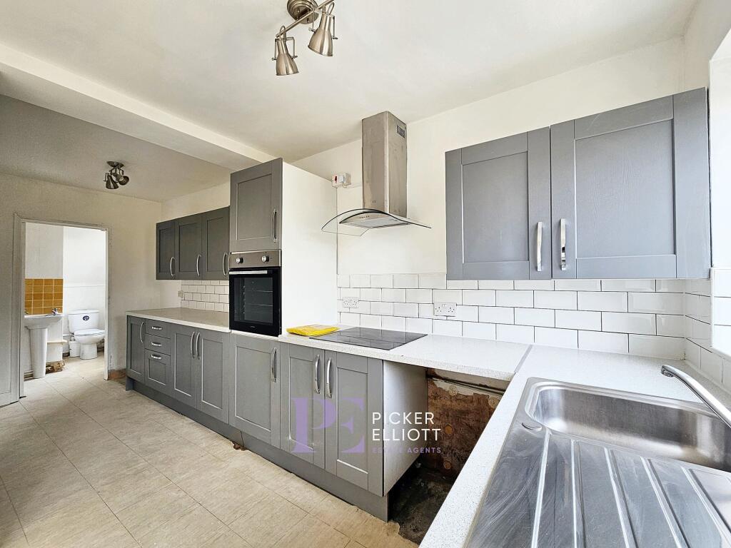 L Shape Living Kitchen/Dining Area