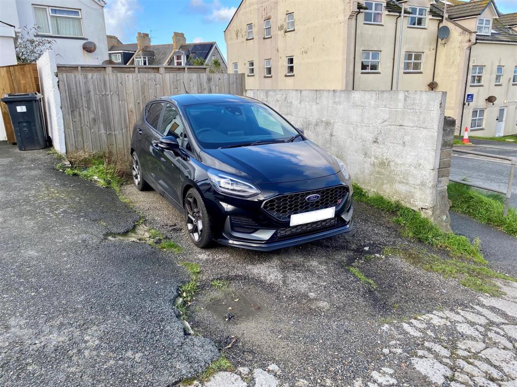 Flat 2, 1 Trenance Road Driveway