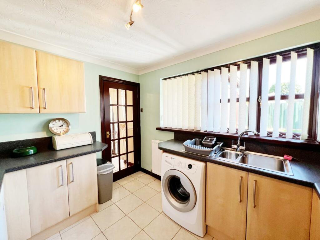 Kitchen pic 3.jpg