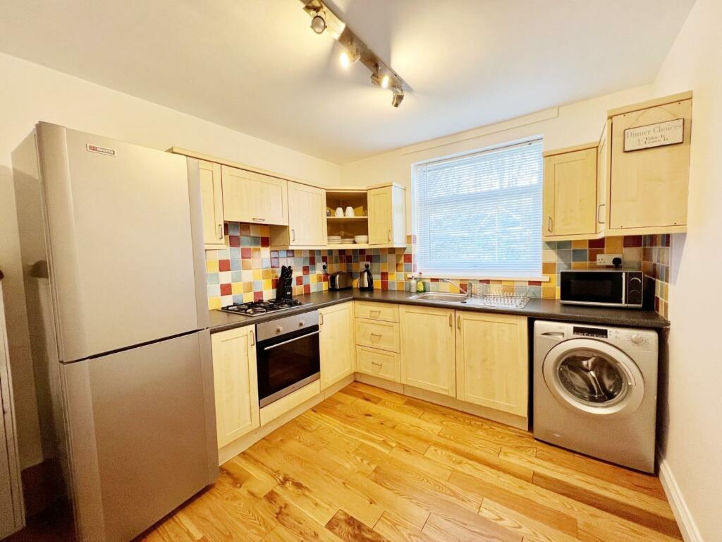 Kitchen pic 2.jpg