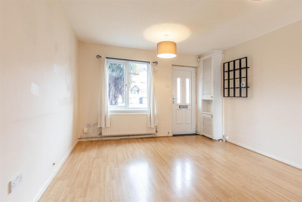 Burden Close, Bradley Stoke Living Room.jpg