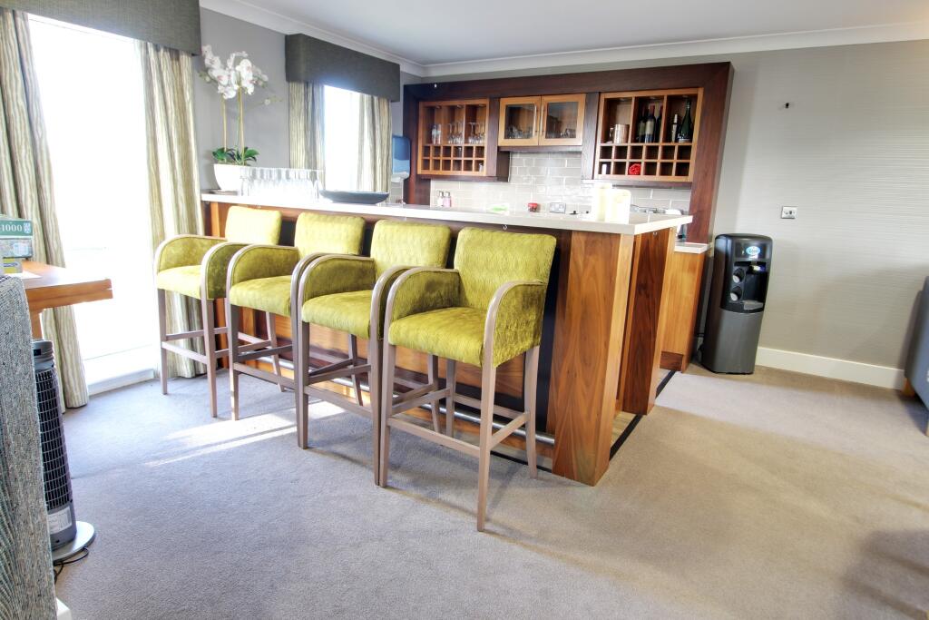 RESIDENTS LOUNGE