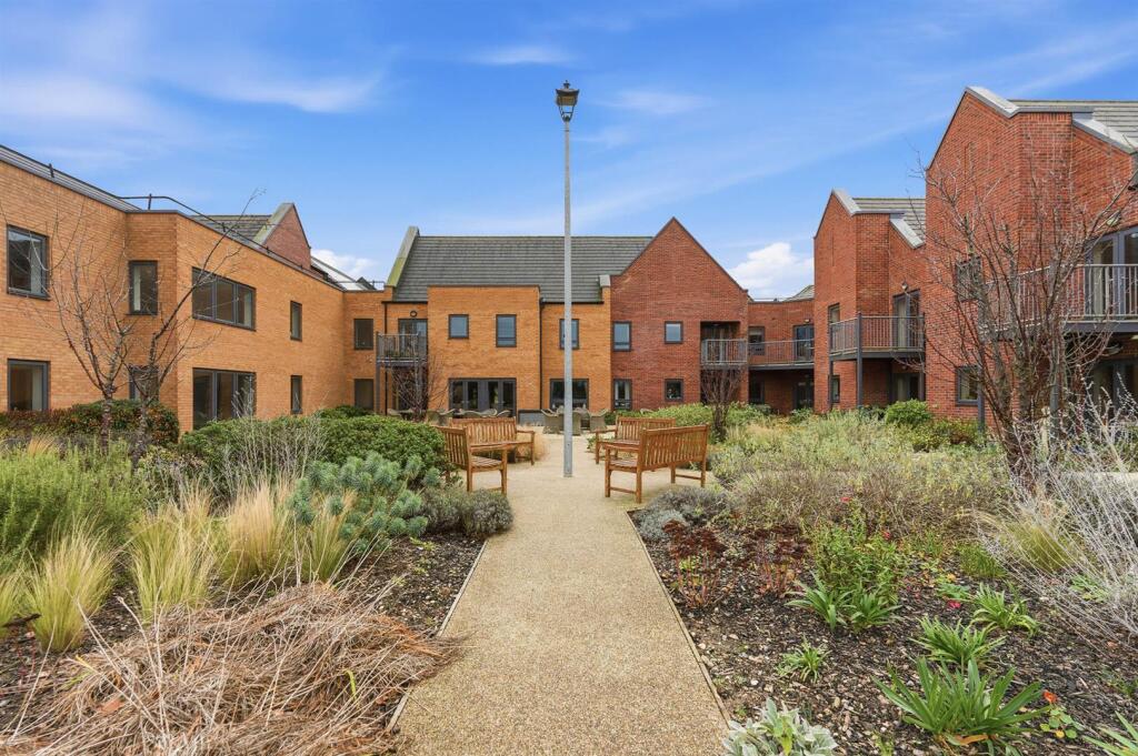 Coralie Court Building