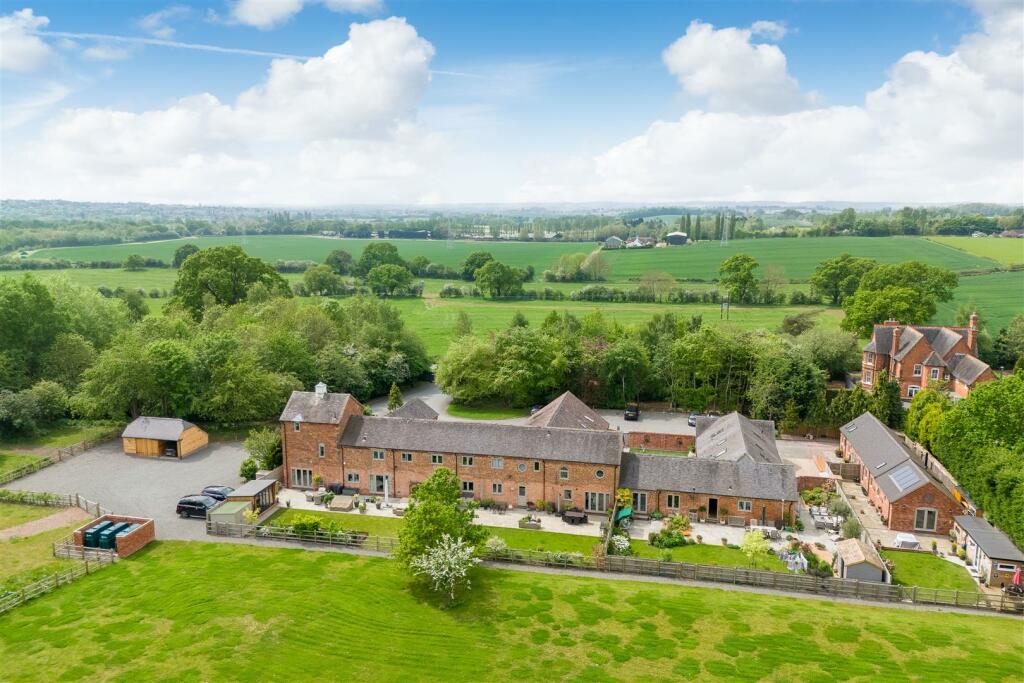 3 Poplars Yard, Shuttington