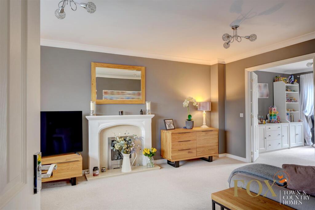 23 Hawthorn Rise (17).jpg