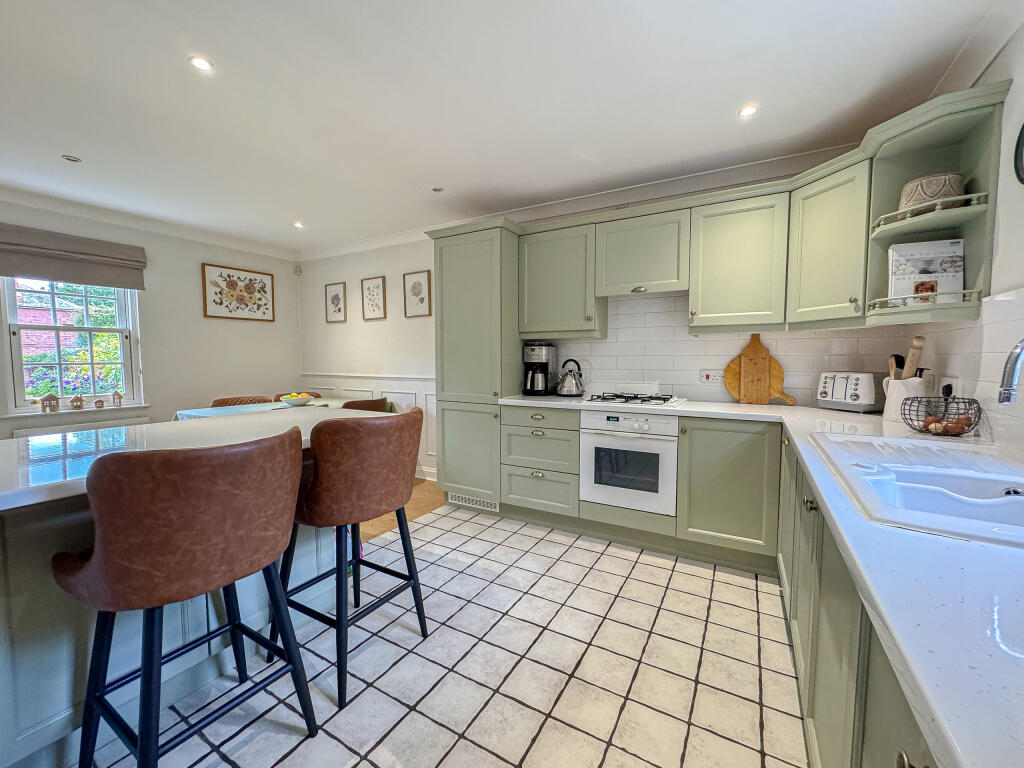 Kitchen Dining Room (2)