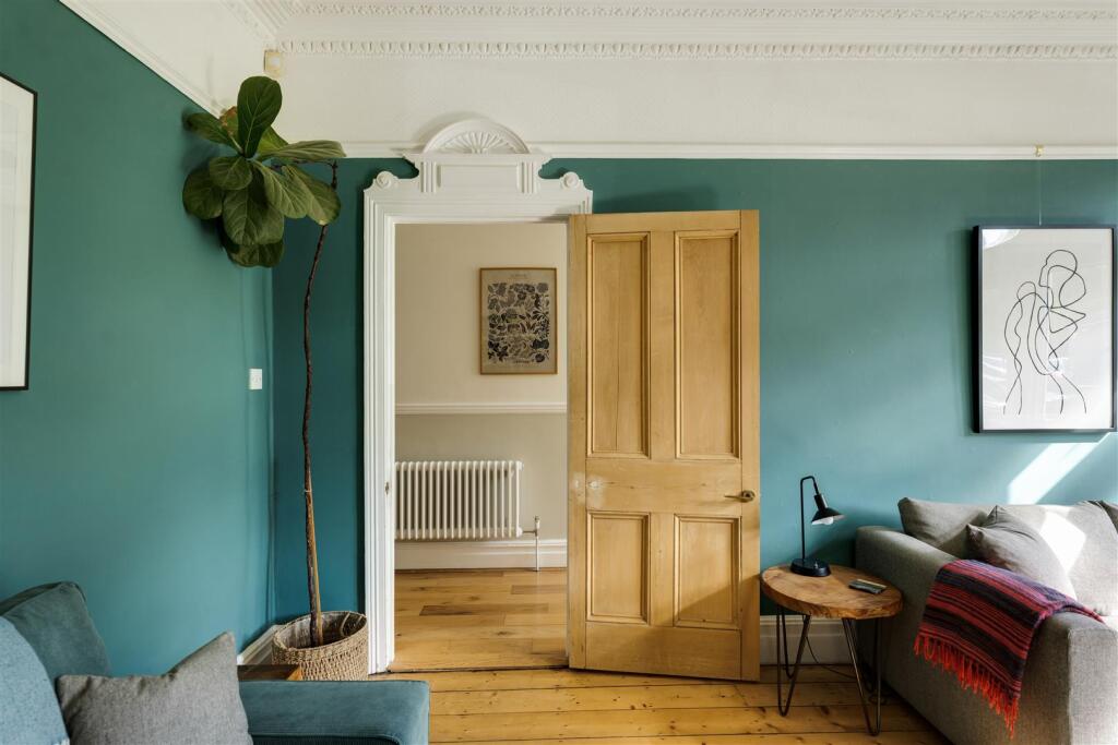 6 Living Room 2.jpg