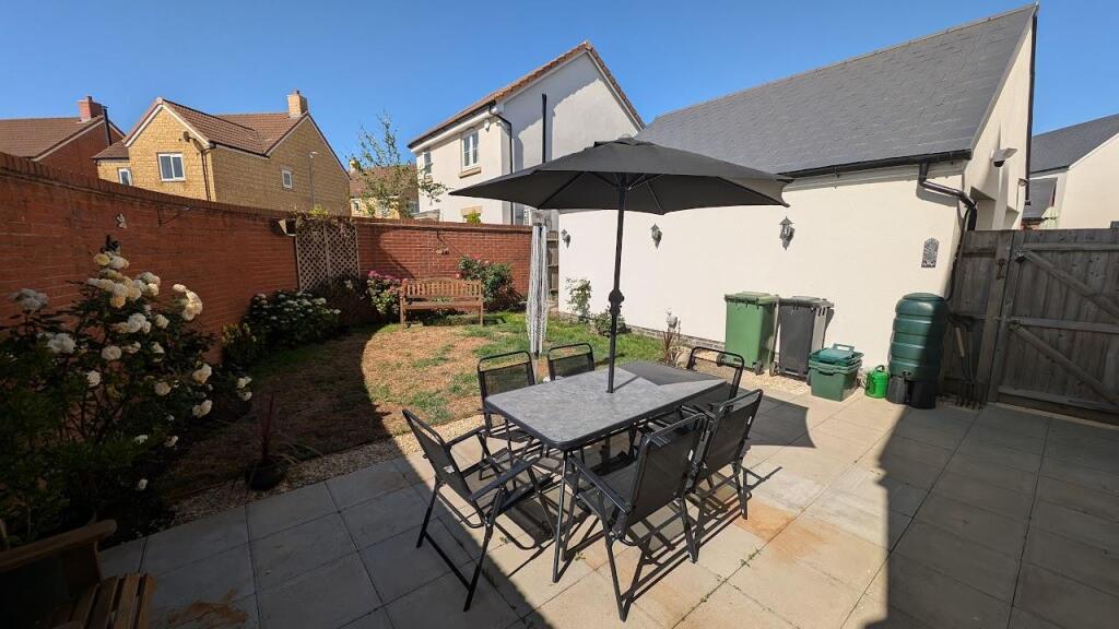 10 Pennington Road rear garden 3.jpg