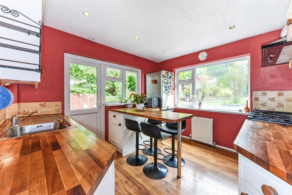 Kitchen / Breakfast Room
