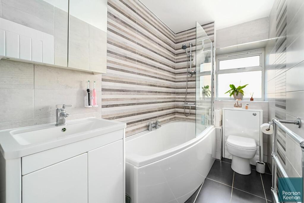 8-langdale-court-bn3 (10) .jpg