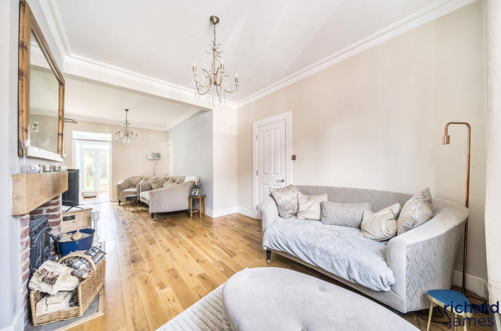 6888e0cada1142678fe10c532910d7b2