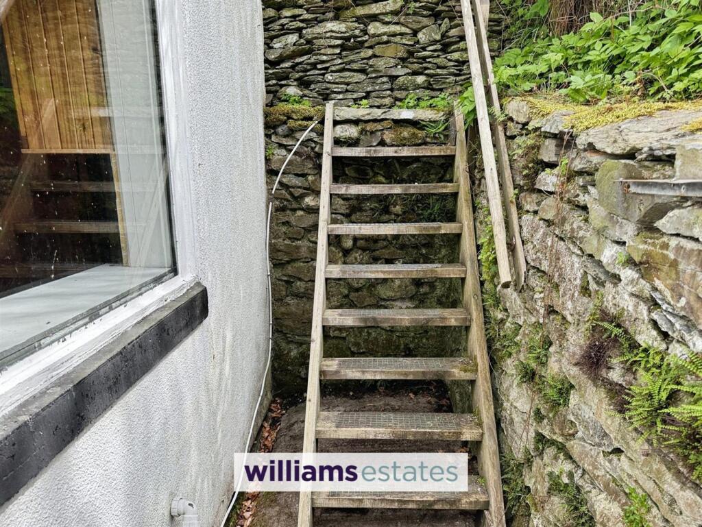 Steps to rear garden