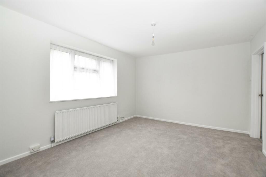 Living Room .jpg