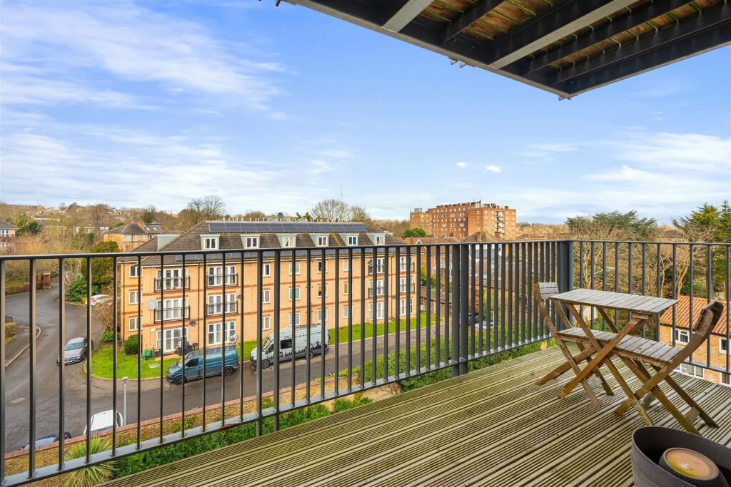Lambourne House-15.jpg
