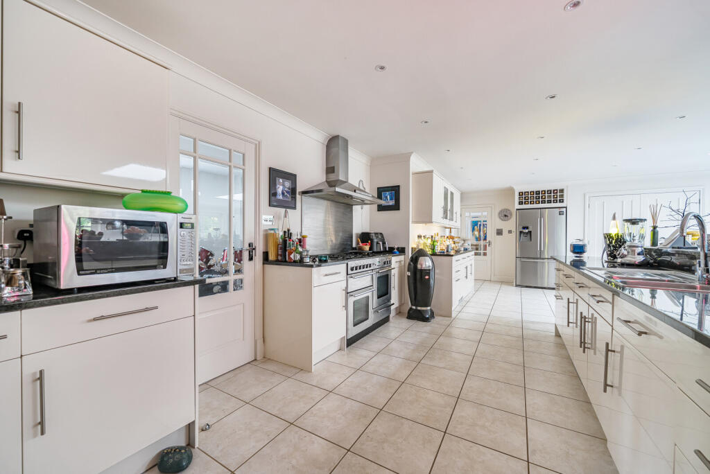 1354201-3-68caeee...