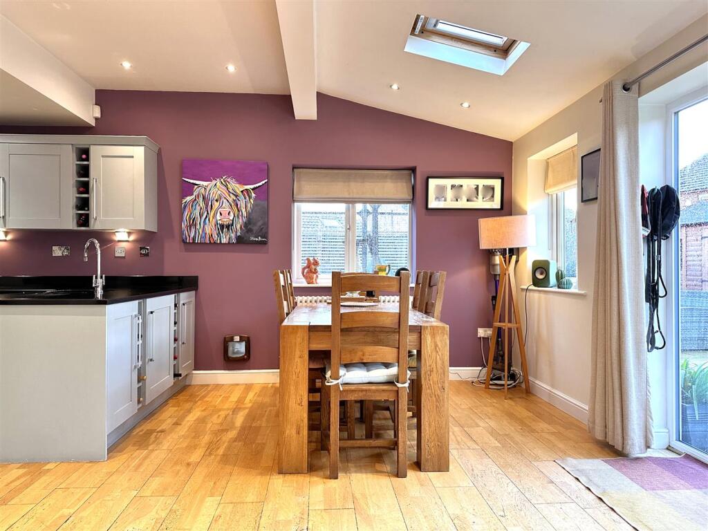 Dining Area 272