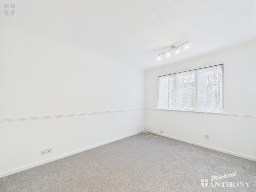 CAM03218G0-PR0738-STILL005