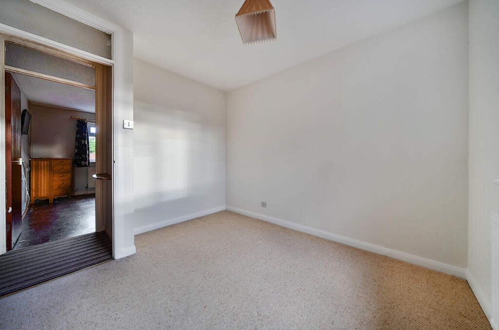 1384083-12-692427...