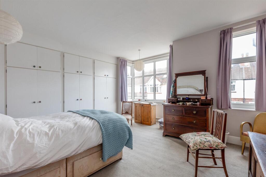 Halsbury Road, Westbury Park Bed 1.jpg