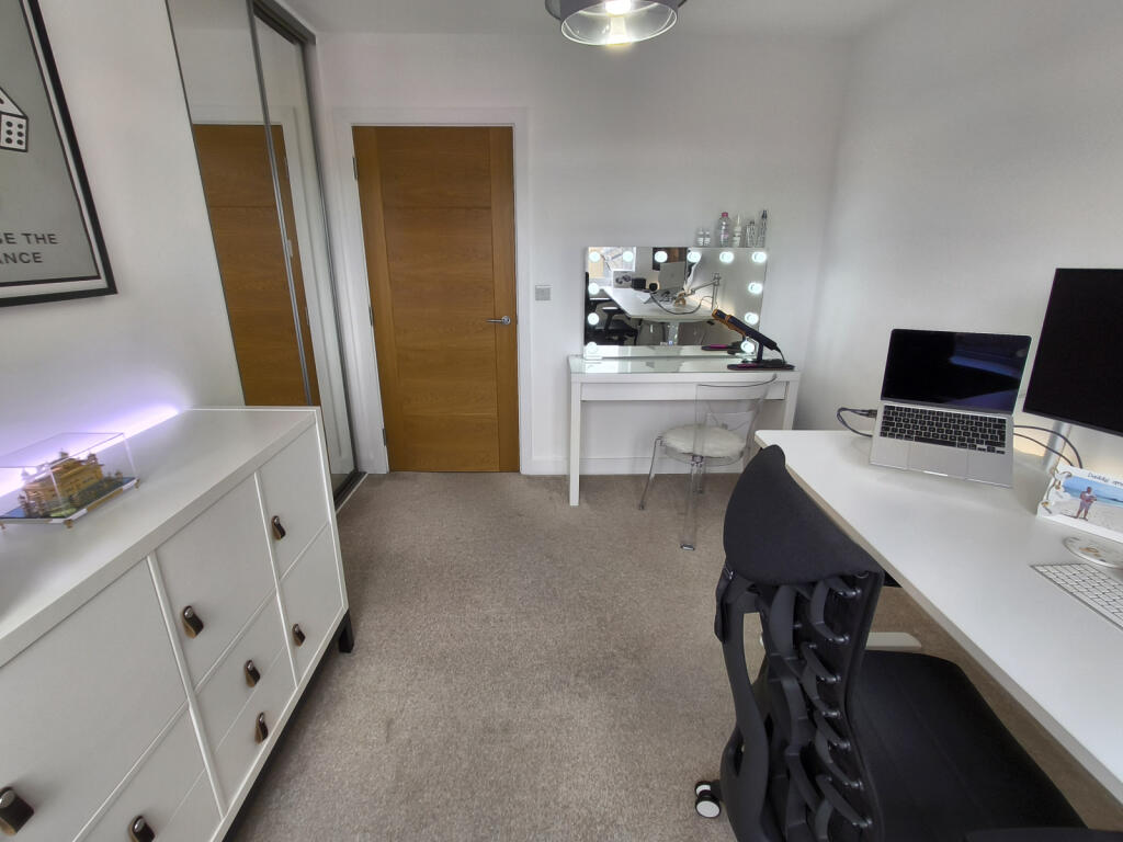 1 Bedroom 2