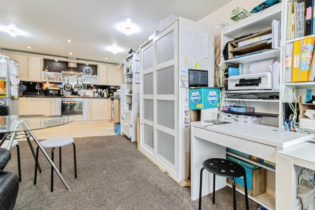 Lounge/Kitchen