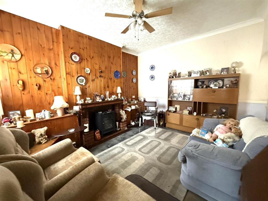 20 lion street dining.jpeg