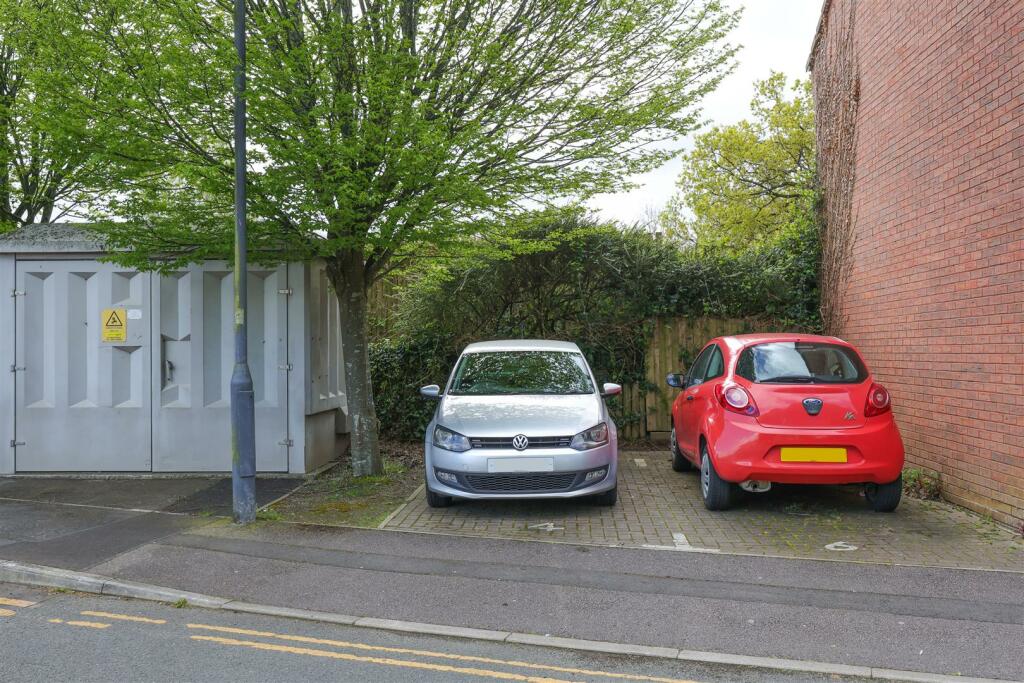 4 new Charlton Way 35.JPG