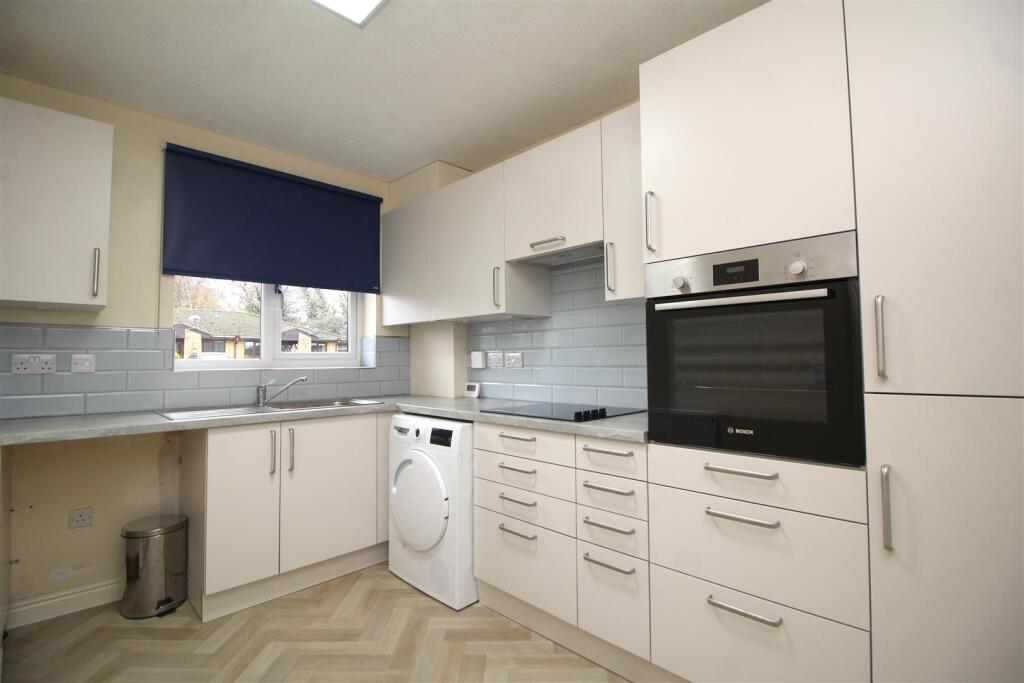 kitchen 1.JPG