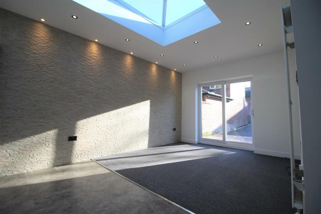 living room 1.jpg