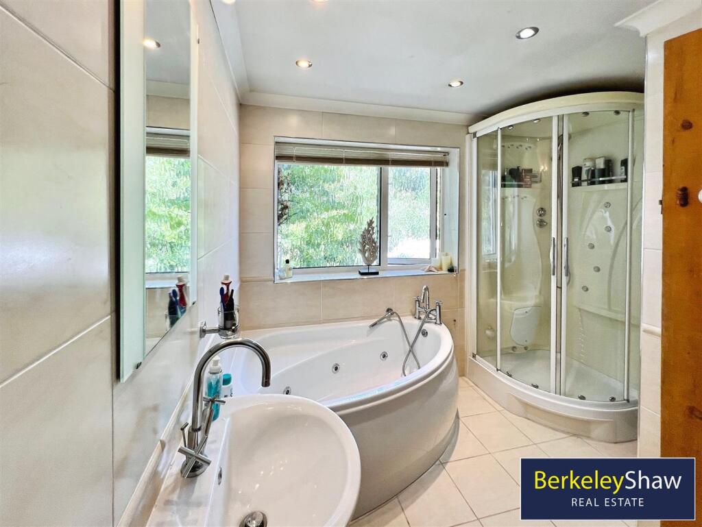 16840446--498E-B54D-3FDCD9C0D395-98947-00000D329DB