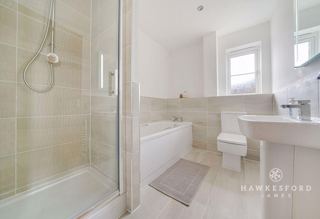 Dental Close, Sittingbourne - Bathroom