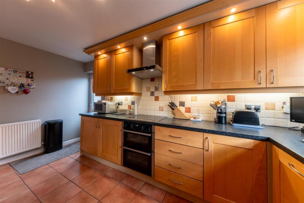 4 Knightsbridge Avenue-004.jpg