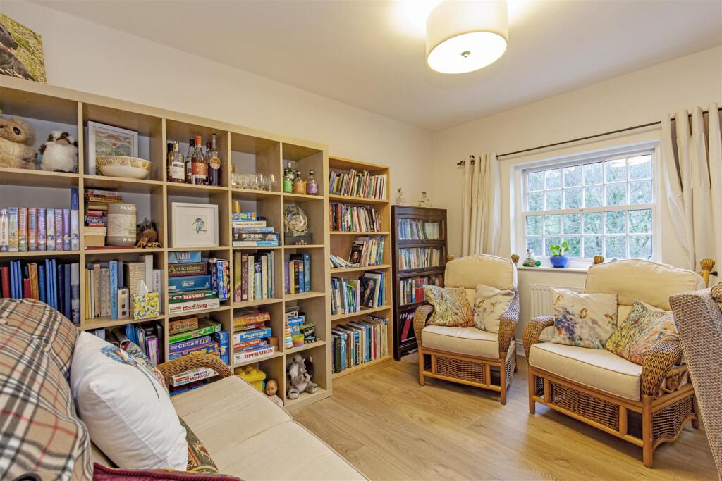 Reception Room-3.jpg