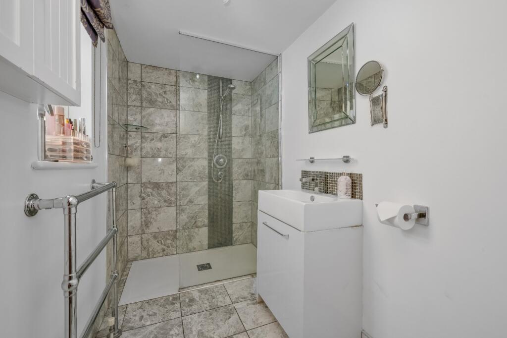 Bedroom Two En Suite