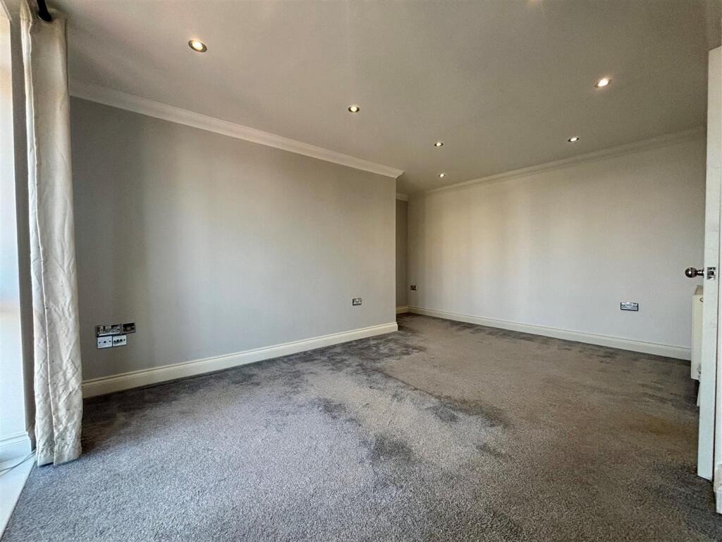 Living Room.jpg