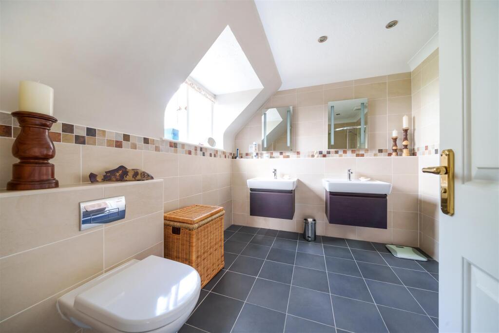Ensuite Bathroom