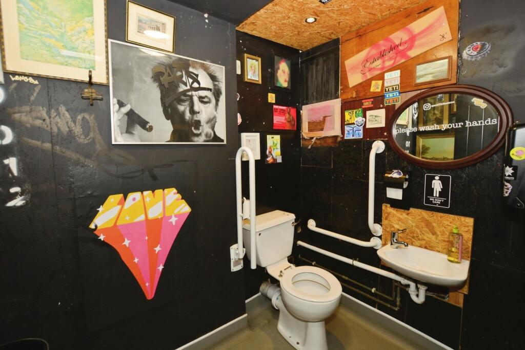 Bar Wc